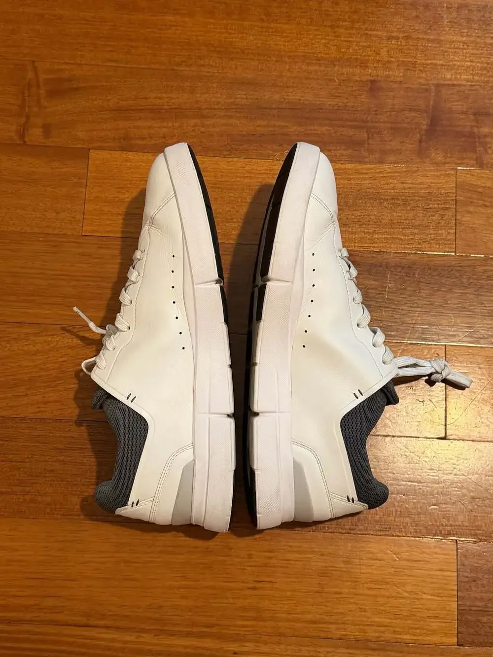 On Cloud On The Roger Advantage White/Gray Sneakers OnCloud Size 11